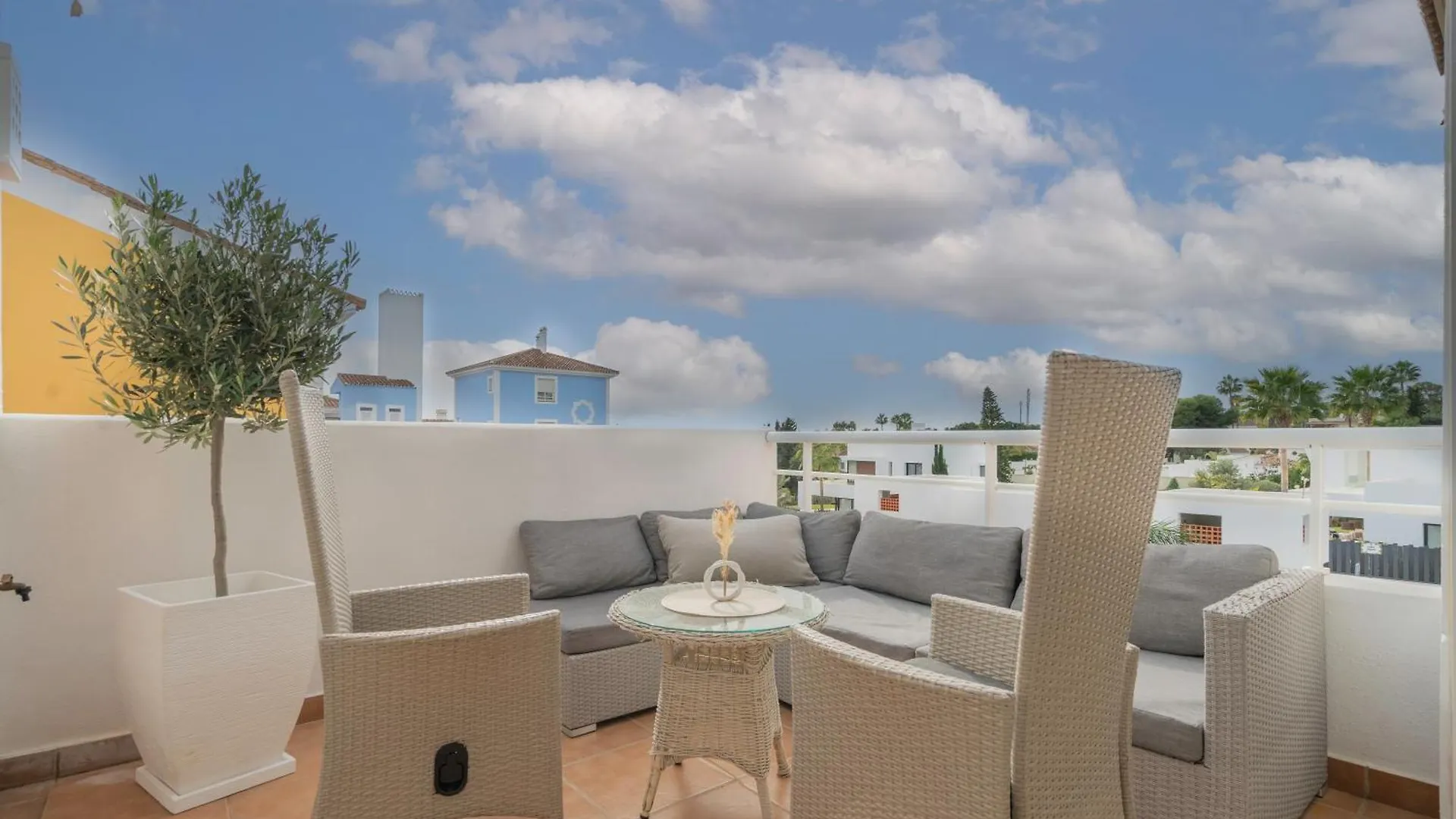 Cortijo Del Mar Penthouse Apartment Estepona