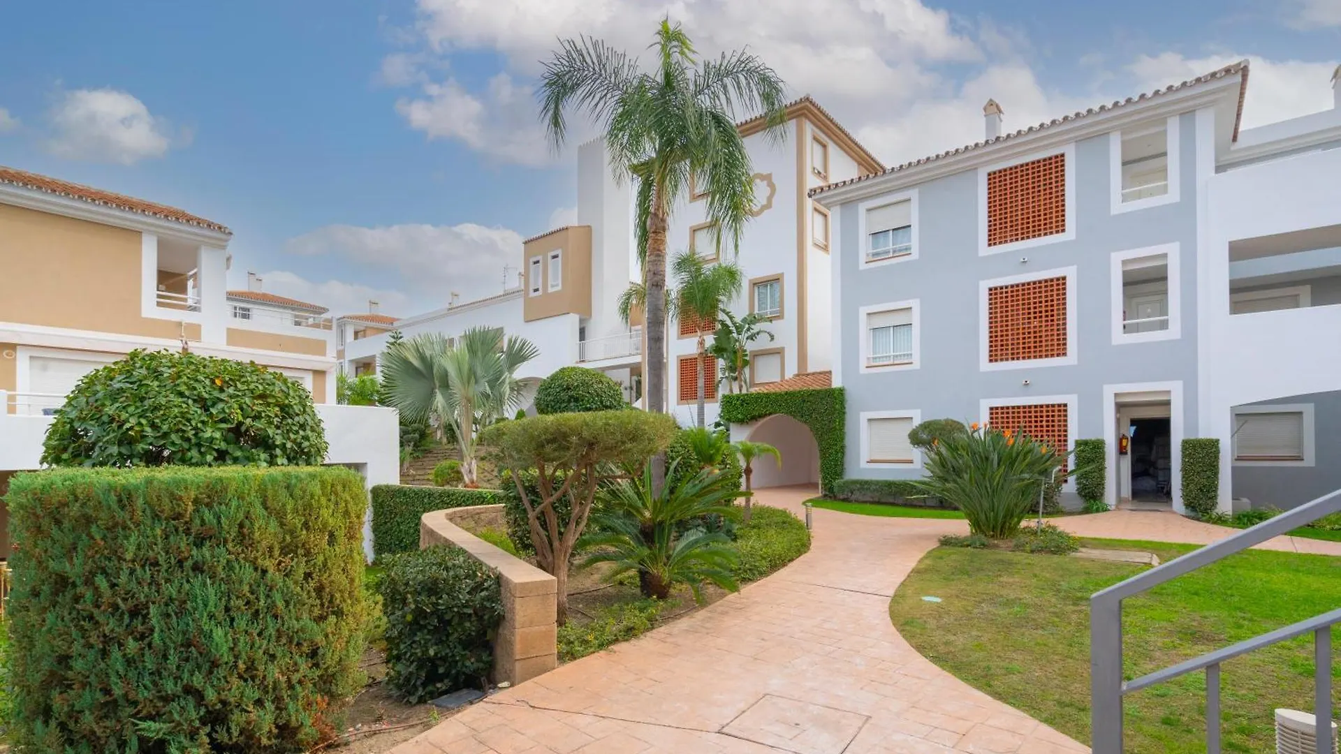 Cortijo Del Mar Penthouse Apartment Estepona 0*,